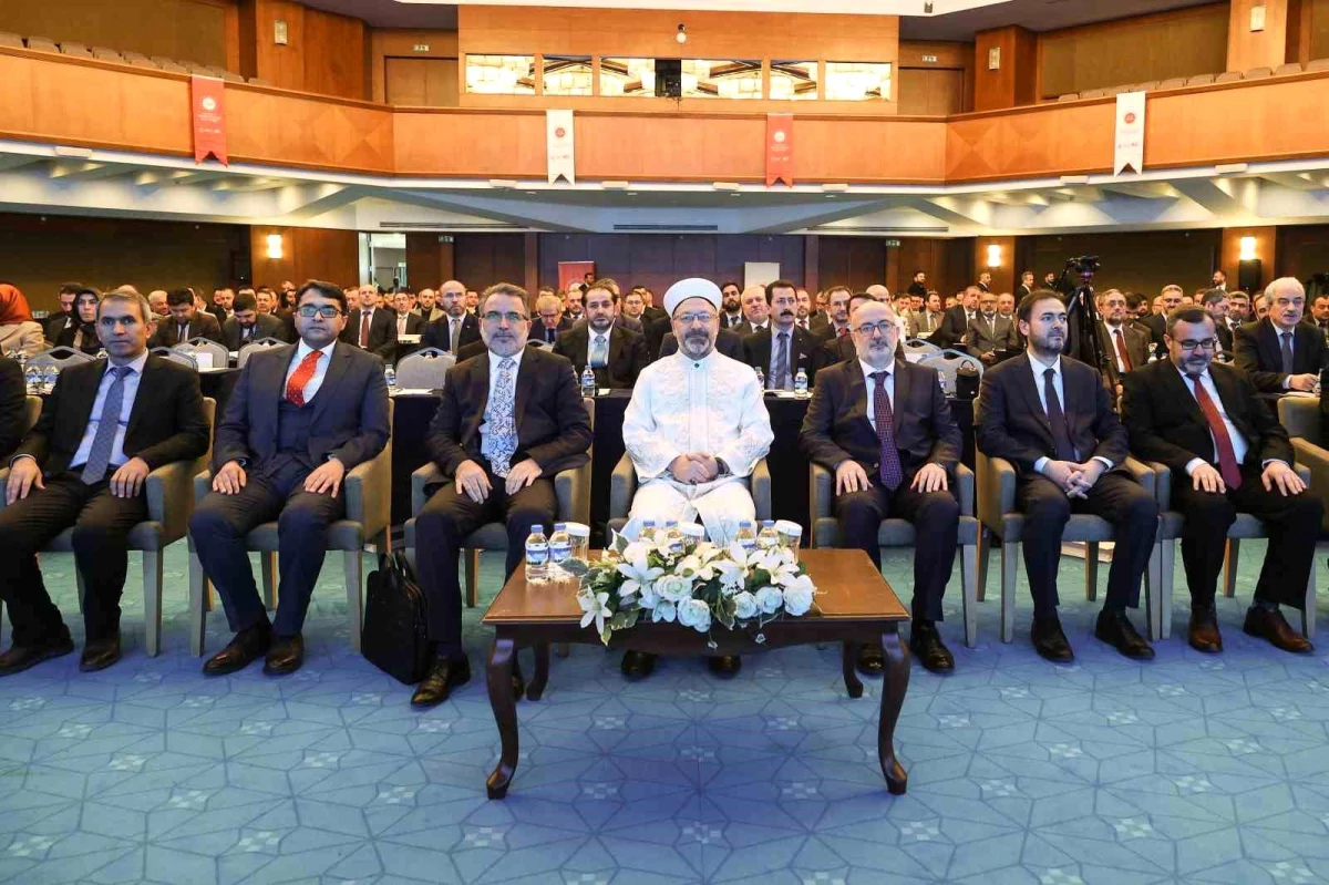 Diyanet İşleri Başkanı Ali Erbaş: İslam\'ın ahlak ilkeleri insanlığa yeniden teklif edilmeli