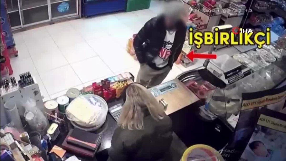 Duvarı delip, 1 milyon TL\'lik cep telefonu çalan 2 hırsız kamerada