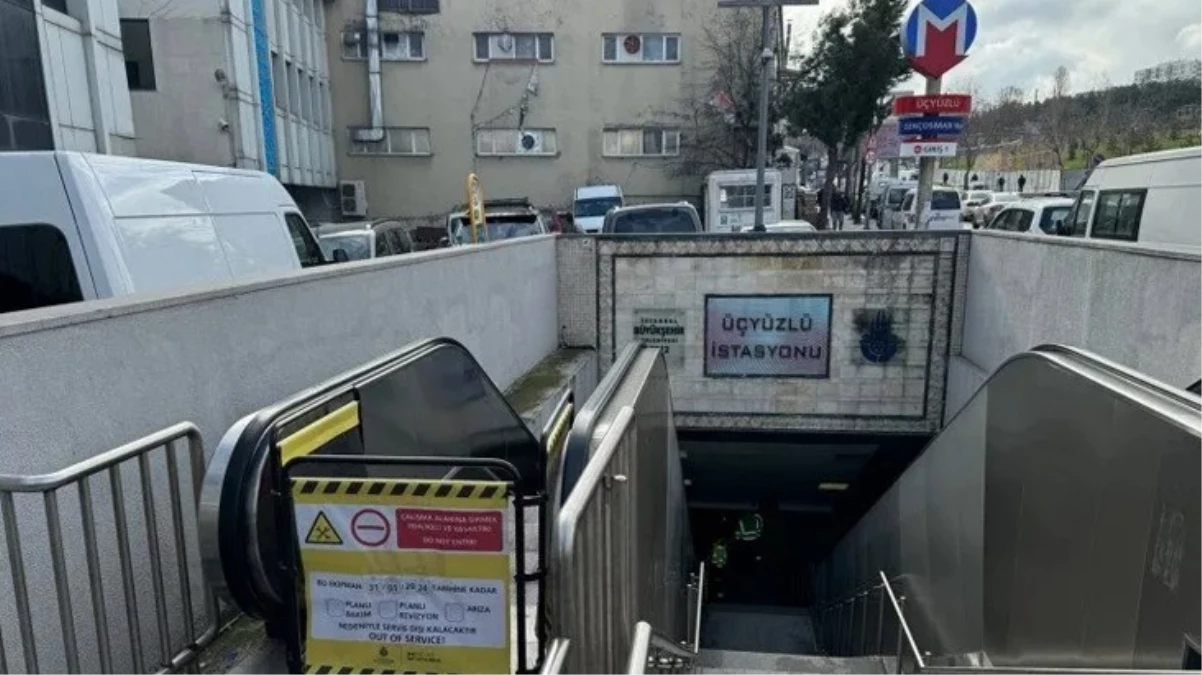 Esenler Metro Üçyüzlü İstasyonunda Yürüyen Merdiven Çöktü