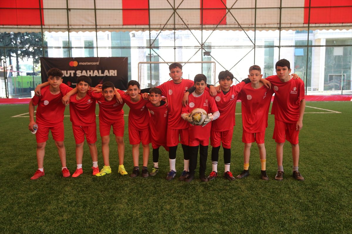 Hatay\'da depremzede öğrenciler için futbol turnuvası düzenlendi