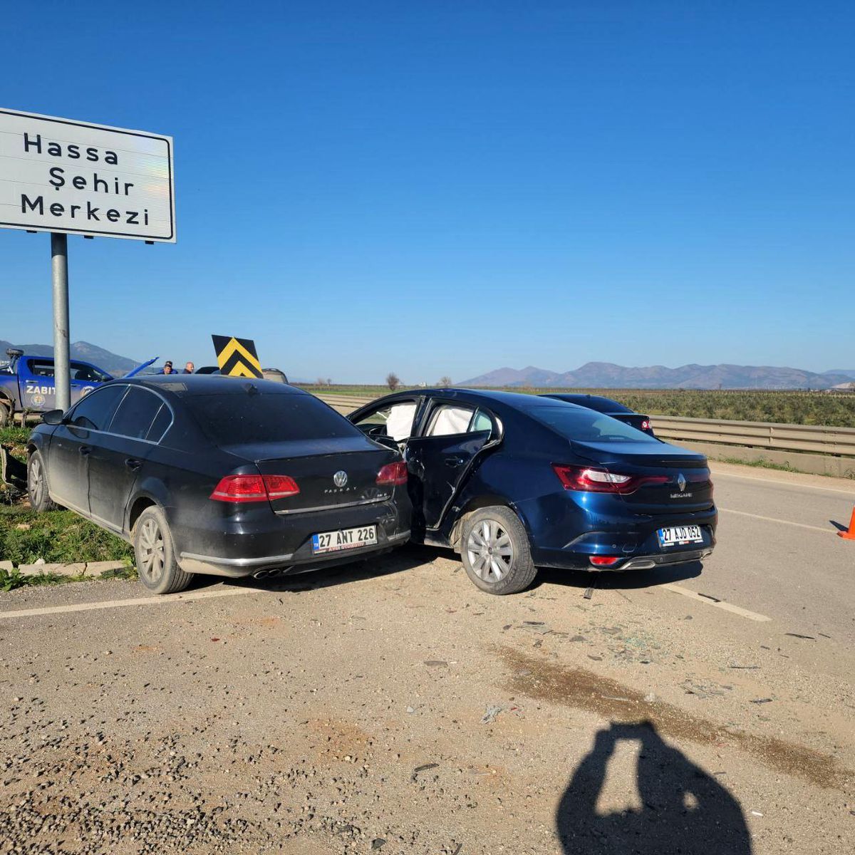 Hatay\'da Otomobiller Çarpıştı: 2 Yaralı