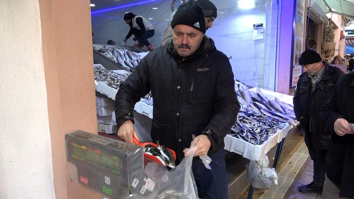 Samsun\'da Soğuk Havalar Balığa Olan İlgiyi Arttırdı
