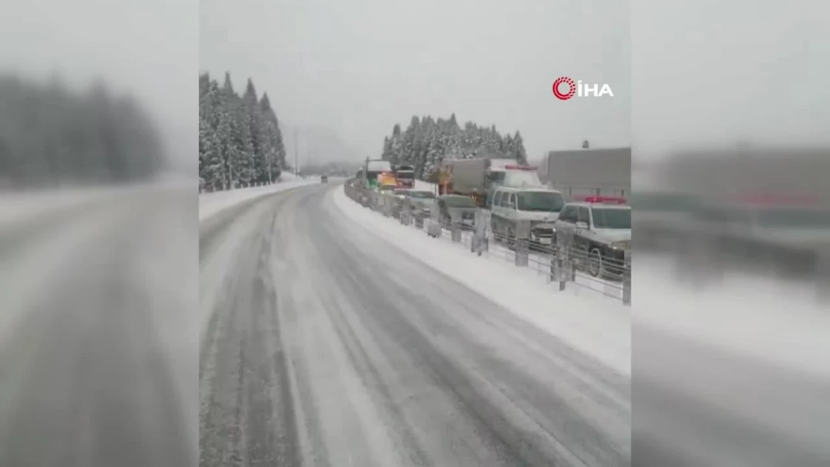 Japonya\'da şiddetli kar yağışı: Uçuşlar iptal edildi