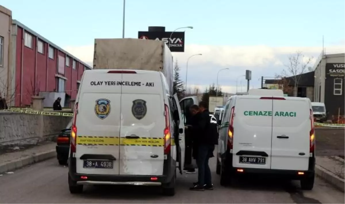 Kamyonun geri manevrası sırasında çarptığı çocuk hayatını kaybetti