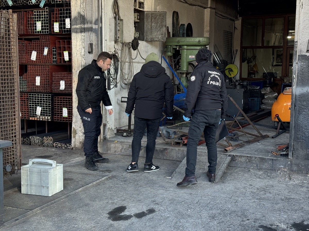 Kayseri Kocasinan\'da Komşu İş Yeri Sahipleri Arasında Silahlı Kavga: 1 Yaralı