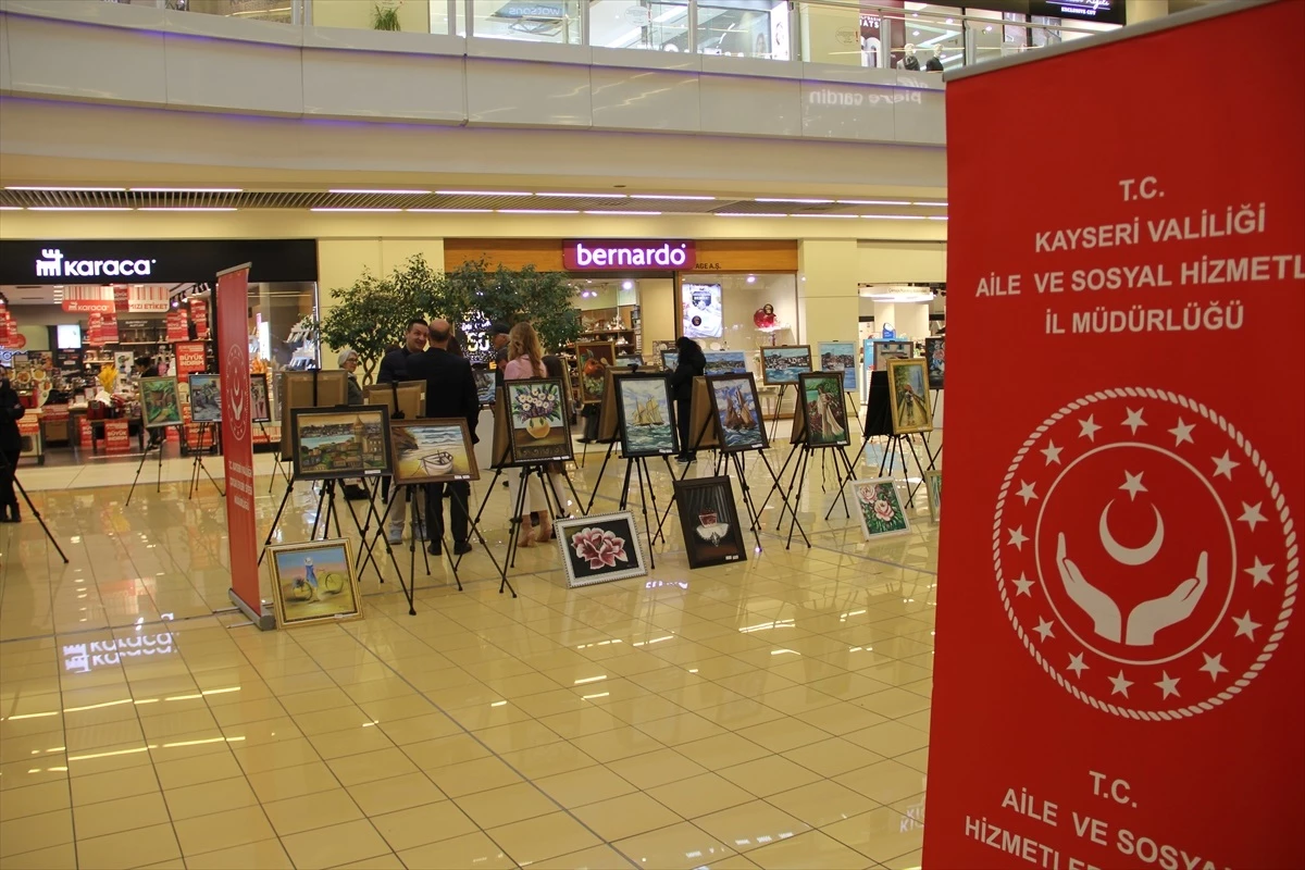 Kayseri\'deki Koruma ve Bakım Altındaki Çocukların Resim Sergisi