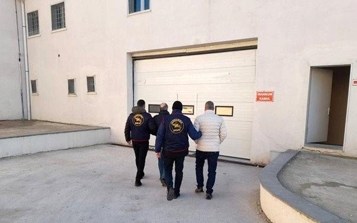 Eskişehir\'de Jandarma Ekipleri Tarafından Yapılan Denetimlerde 54 Şahıs Yakalandı