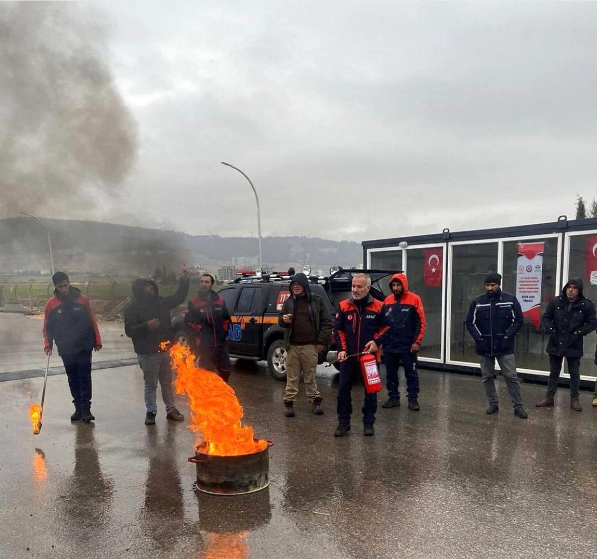 AFAD Adıyaman İl Müdürlüğü Konteyner Kent Görevlilerine Yangın Söndürme Eğitimi Verdi