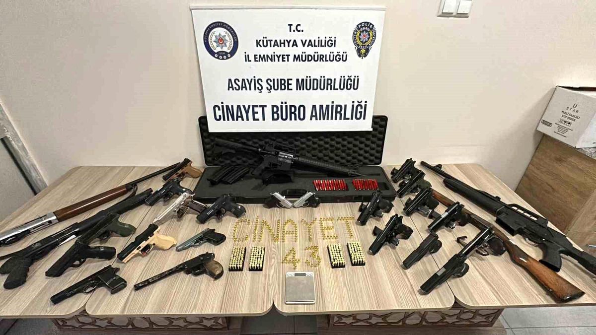 Kütahya\'da Silah Ticareti Yapan Şahıslara Operasyon: 16 Gözaltı