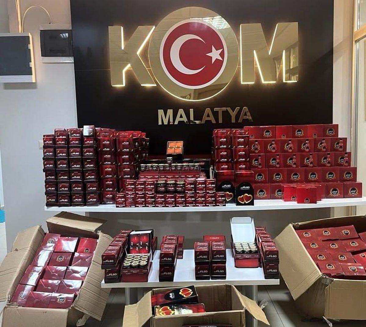 Malatya\'da Sahte ve Bandrolsüz İlaç Ticareti Operasyonu: 2 Zanlı Gözaltına Alındı