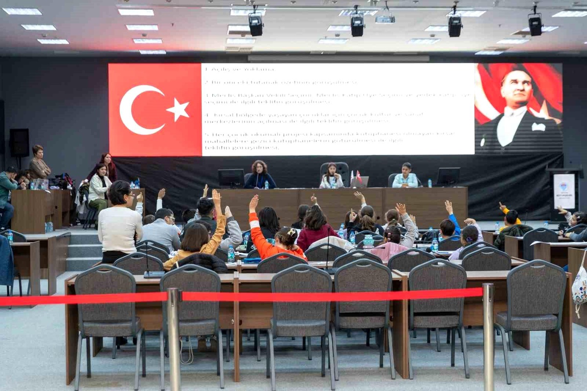 Mersin Büyükşehir Belediyesi Çocuk Meclisi İlk Toplantısını Gerçekleştirdi