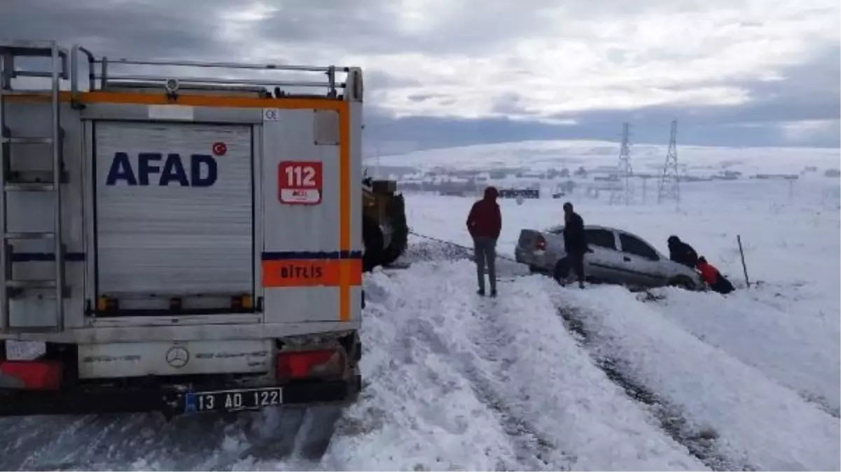 Bitlis\'te kar yağışı nedeniyle meydana gelen kazada 2 kişi öldü, 1 kişi yaralandı