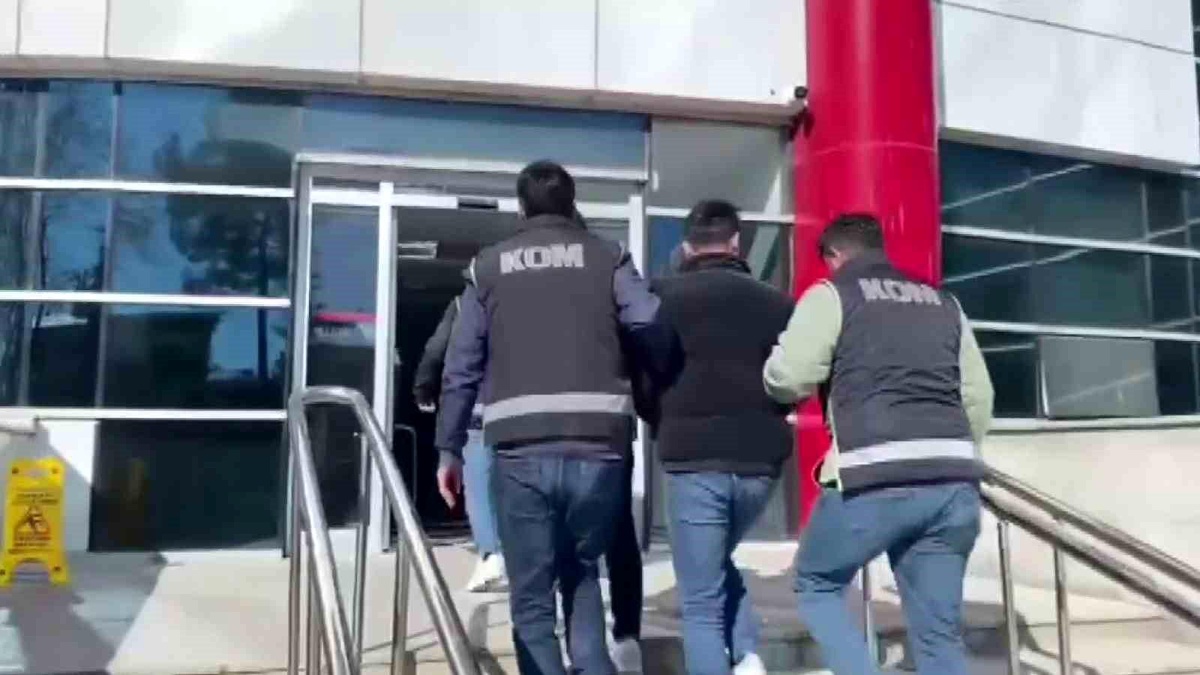 Adıyaman\'da Sahte Para Çetesi Yakalandı