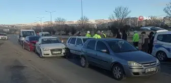 Sivas'ta 10 araç birbirine girdi: 1 yaralı