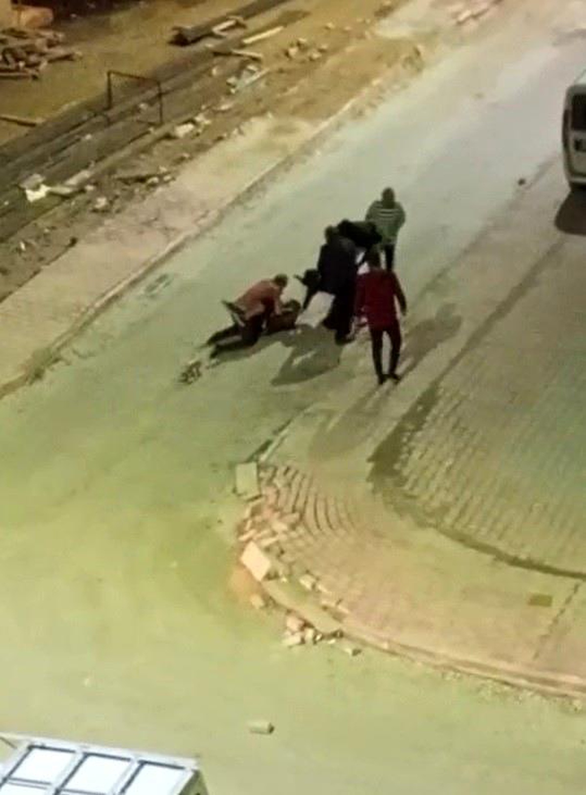 Konya\'da Husumetli Gruplar Sokak Ortasında Birbirine Saldırdı