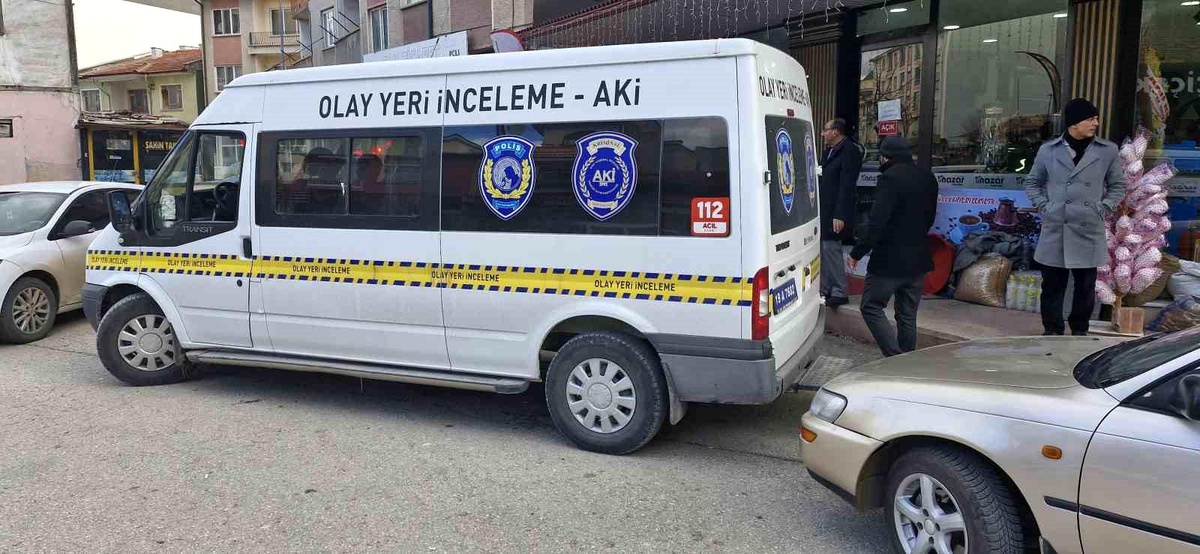 Çorum\'un Alaca ilçesinde su nedeniyle çıkan kavgada baba ve oğlu bıçaklandı