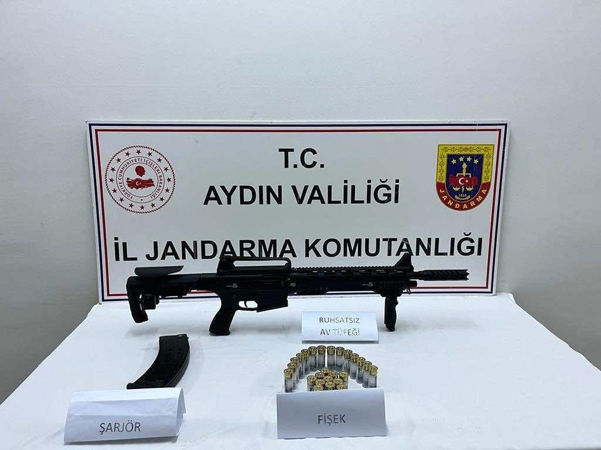 Kuşadası\'nda Şüpheli Hareketler Sergileyen 4 Kişi Yakalandı