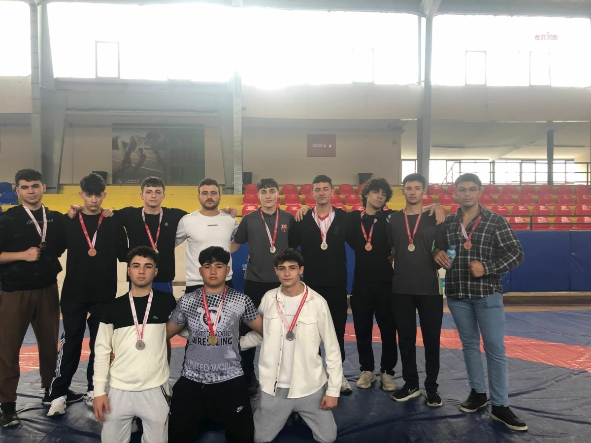 Torbalı Belediyesi Güreş Takımı İzmir\'de büyük başarıya imza attı