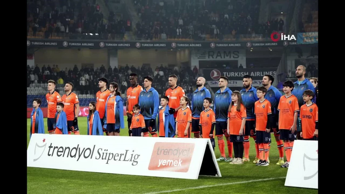 Trendyol Süper Lig: RAMS Başakşehir - Fenerbahçe Maçı İlk Yarıda Berabere