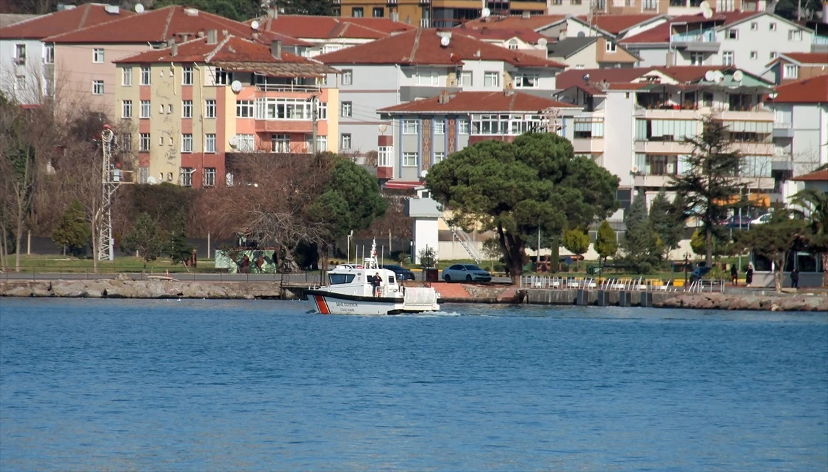 Zonguldak\'ta batan gemide kayıp 7 kişinin arama çalışmaları devam ediyor