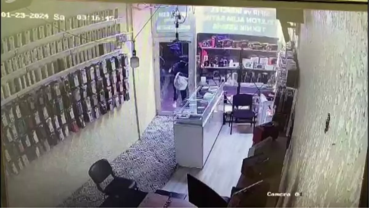 Karaman'da 500 Bin Lira Değerindeki Cep Telefonlarını Çalan 3 Şüpheli Tutuklandı