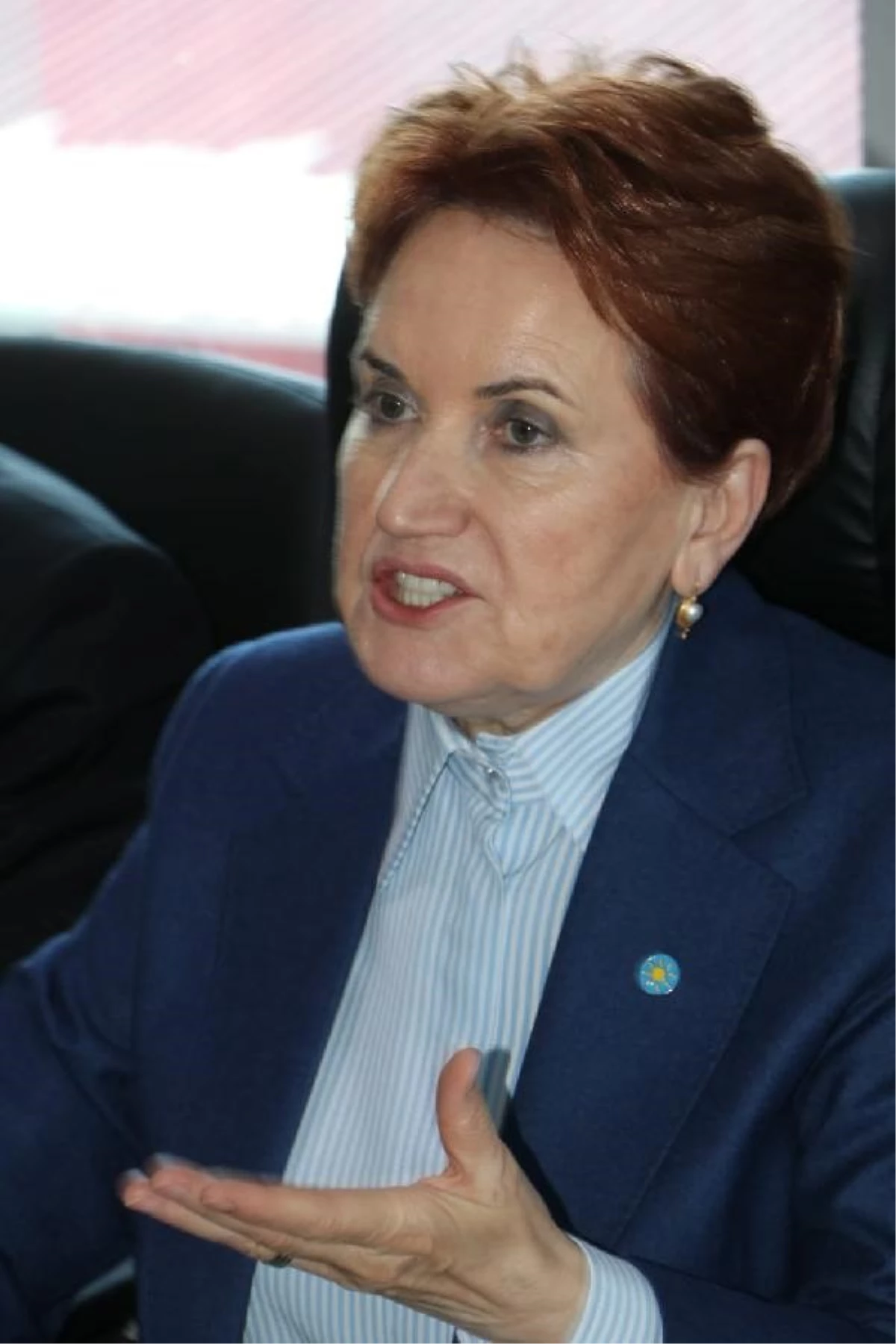 Meral Akşener, İYİ Parti\'nin İzmir Büyükşehir Belediye başkan adayı Ümit Özlale\'nin istifa iddialarını yalanladı