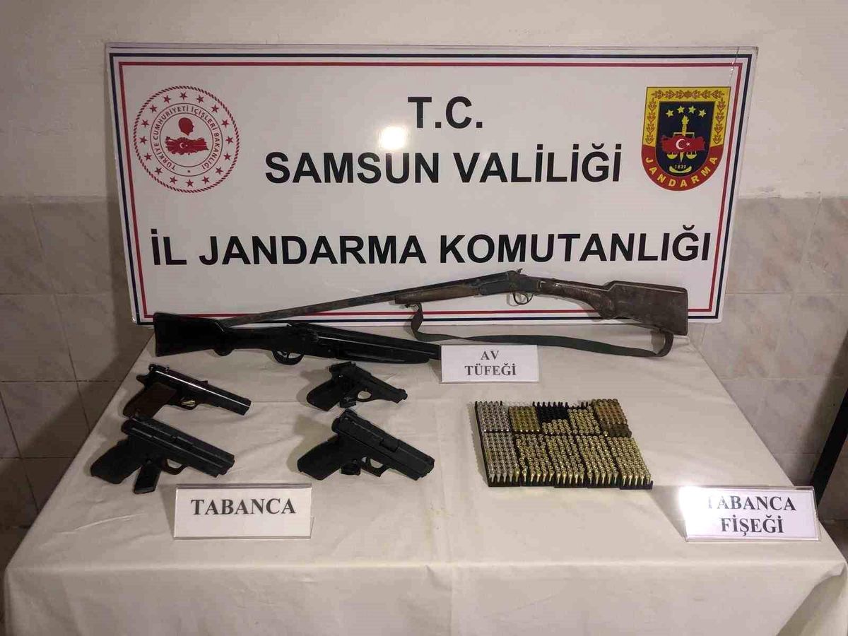 Samsun Bafra\'da Ruhsatsız Silah Operasyonu