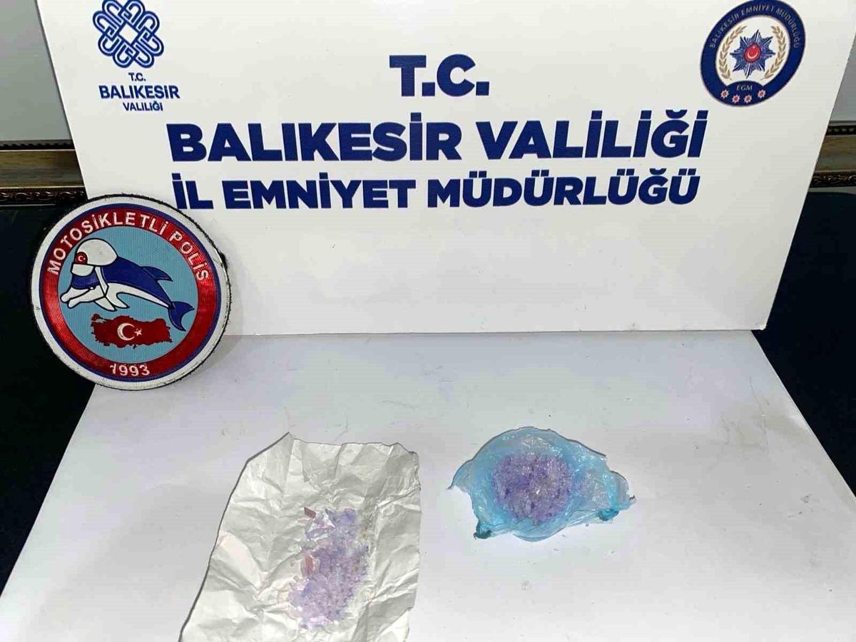 Bandırma\'da Uyuşturucu Operasyonu: İki Şüpheli Yakalandı