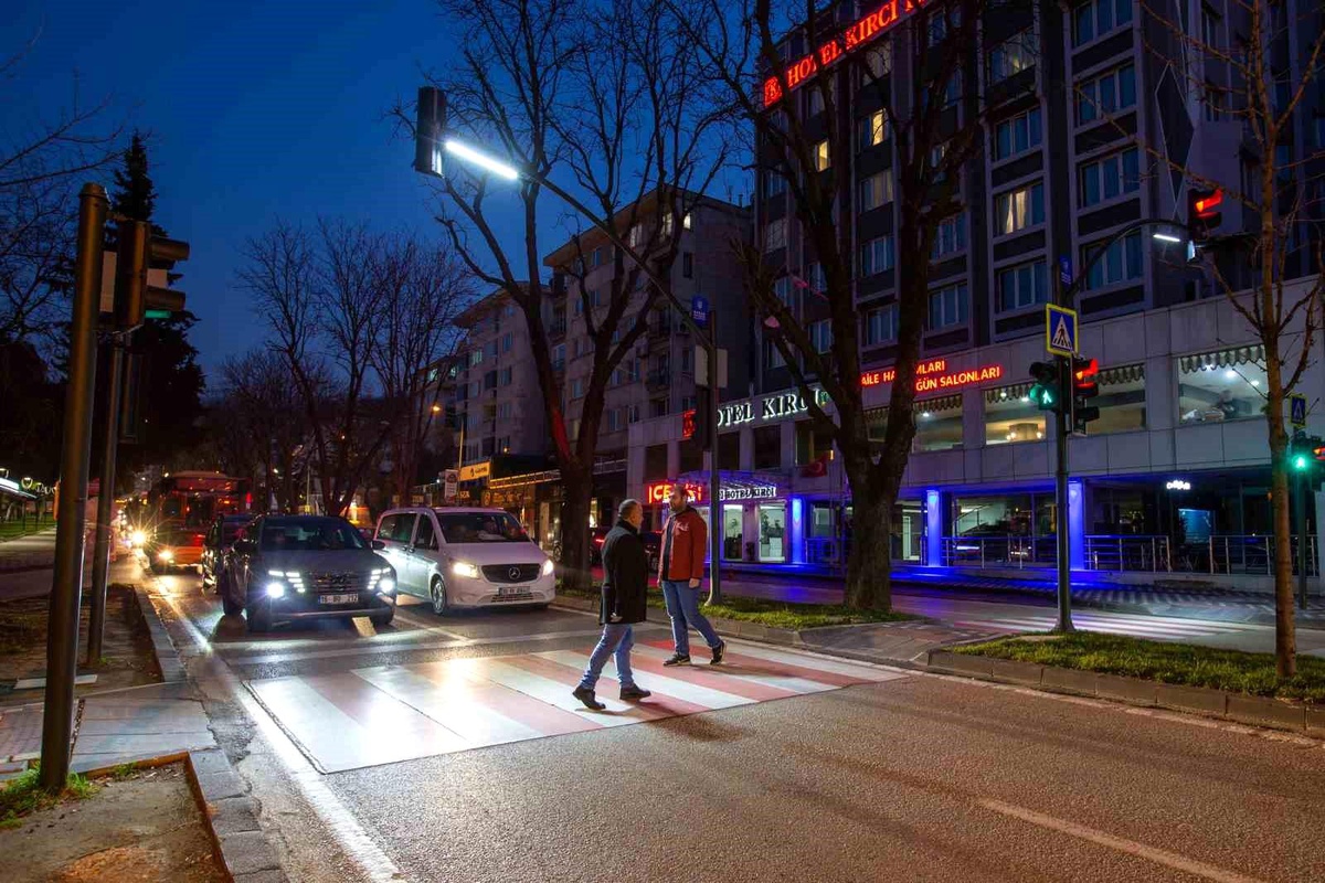 Bursa\'da Yaya Yolu Aydınlatma Sistemi Devreye Alındı