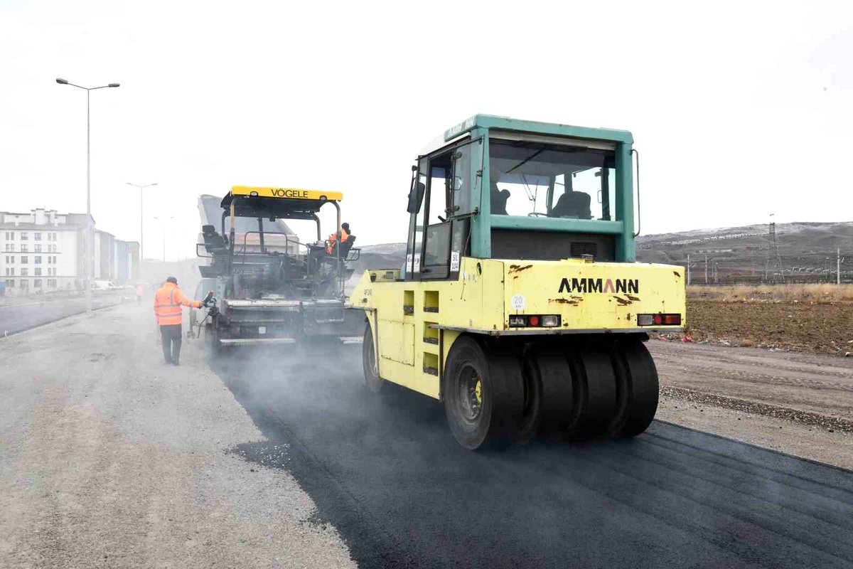 Kayseri Büyükşehir Belediyesi Yeni Yol Yapımında Son Aşamaya Geldi