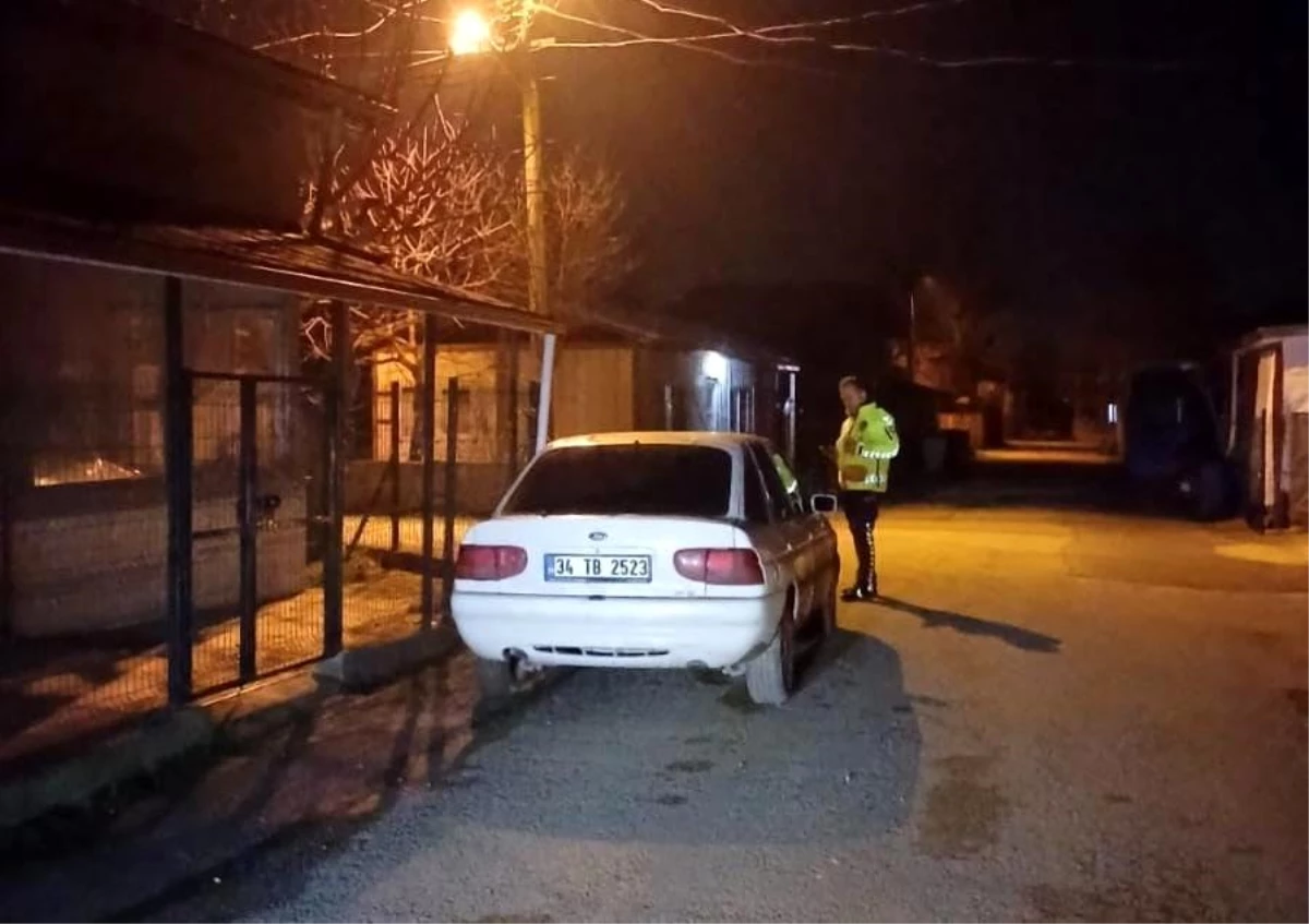 Kocaeli\'den çalınan otomobil Sakarya\'da bulundu, 2 kişi gözaltına alındı