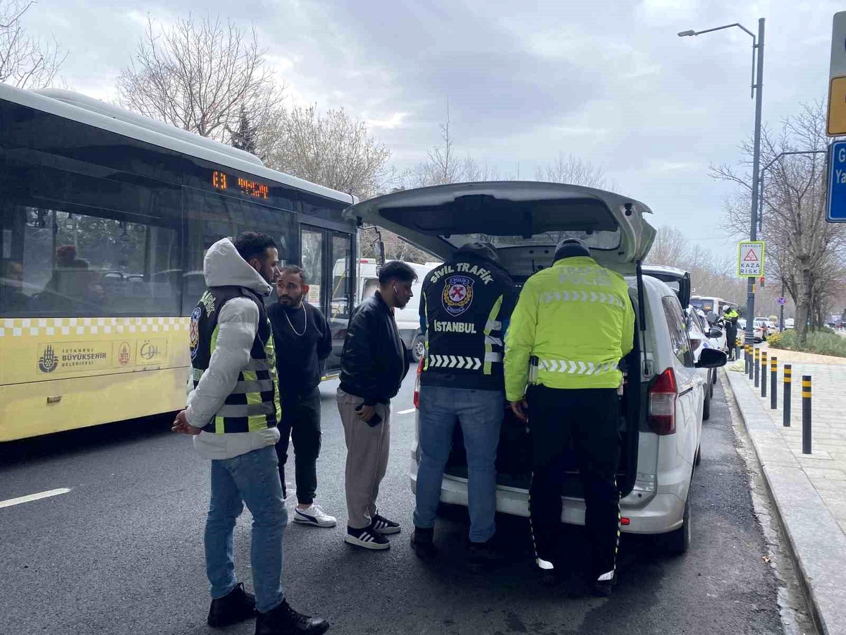 Be ikta ta Trafikte Kural Ihlali Yapan Minib slere Denetim Son Dakika be-ikta-ta-trafikte-kural-ihlali-yapan-minib-slere-denetim-son-dakika