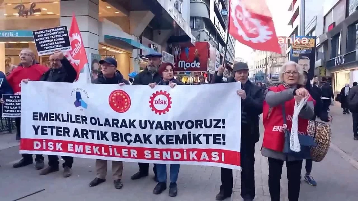 Disk Emekli-Sen Samsun Şubesi\'nden Maaş Protestosu: "Battaniyelerin Altında Kışı Geçirmeye Çalışıyoruz"