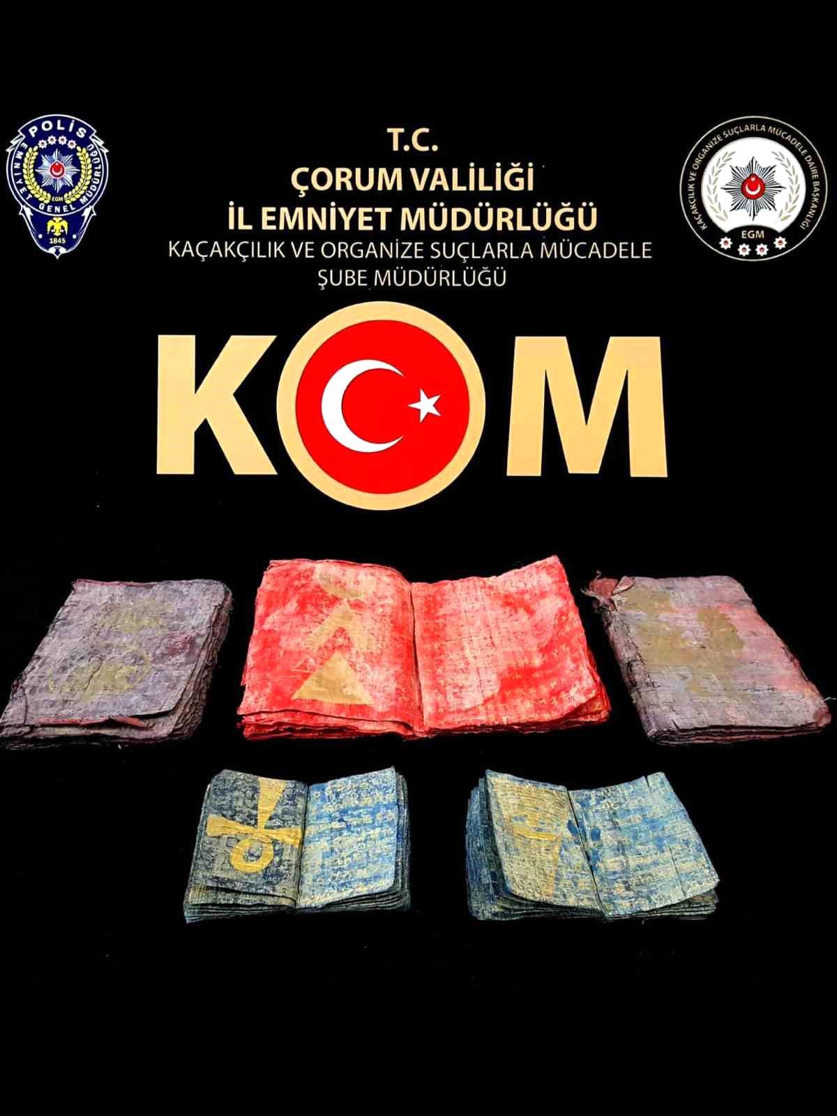 Çorum\'da Operasyonda 5 El Yazması Eser Ele Geçirildi