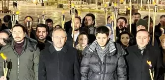 Elazığ'da depremde hayatını kaybedenler, meşaleli yürüyüşle anıldı