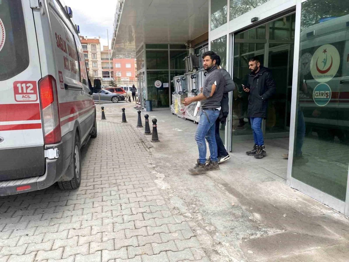 Konya\'da Genç Ağaç Kesme Makinesine Elini Kaptırdı