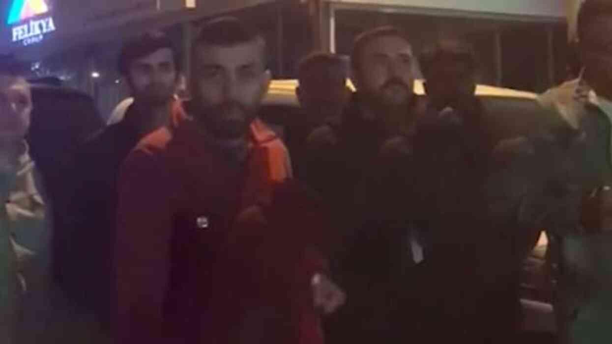 Fethiye'de AK Parti'nin aday adayı MHP adayı olarak gösterilince tansiyon yükseldi Fethiye'de AK Parti'nin aday adayı MHP adayı olarak gösterilince tansiyon yükseldi