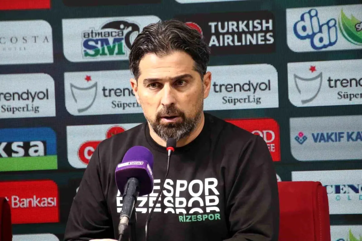 Çaykur Rizespor Teknik Direktörü İlhan Palut: \'Rizespor daha iyi futbol oynadı\'