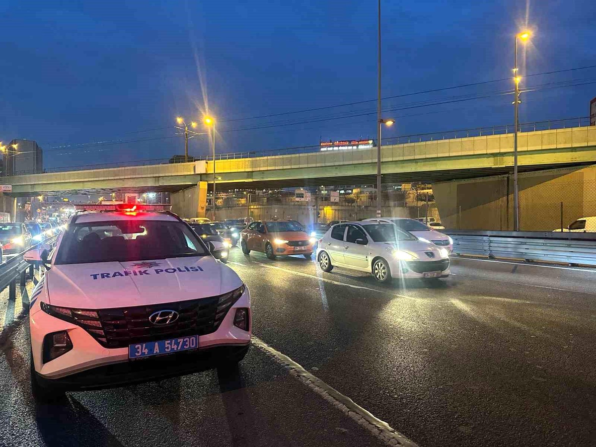 İstanbul\'da Dron Destekli Denetim: Bir Sürücüye 19 Bin 317 TL Cezai İşlem Uygulandı