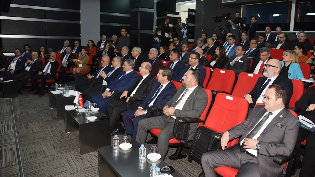 KKTC\'de gerçekleşen Doğu Akdeniz Enerji Zirvesi\'nde enerjinin geleceği ele alındı