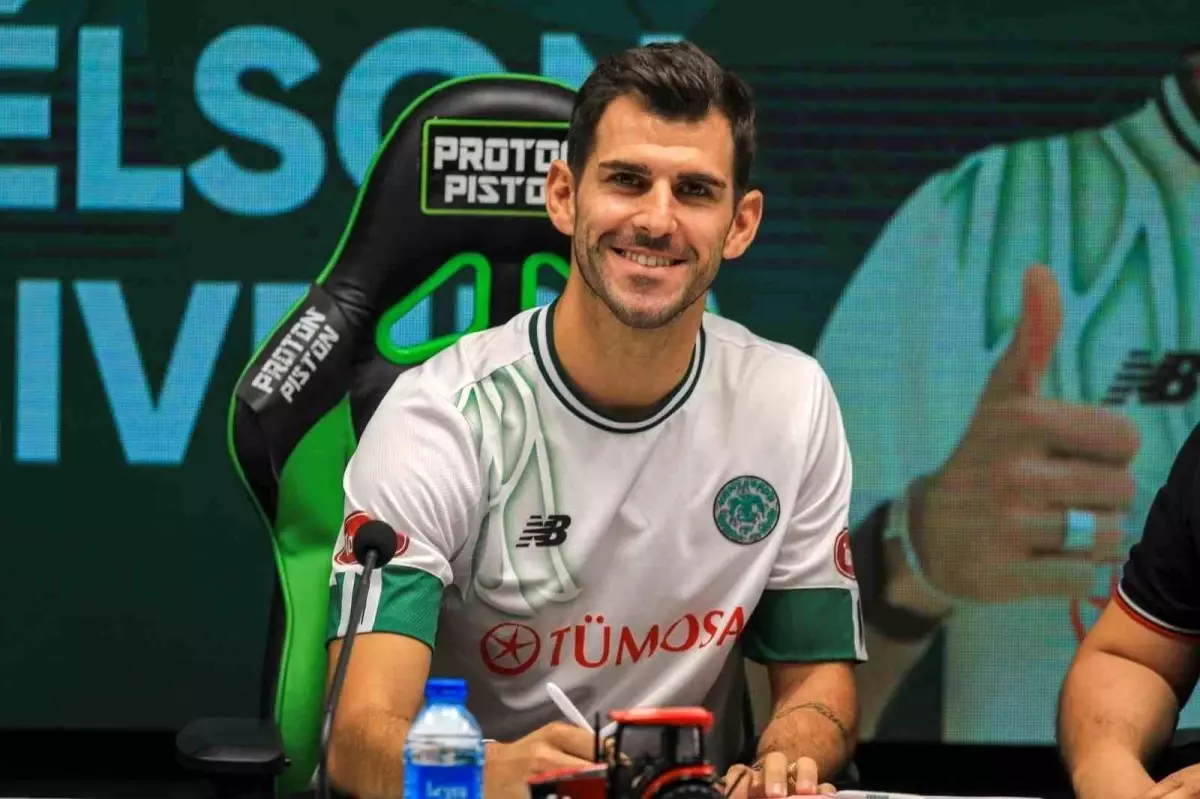 Konyaspor, Nelson Oliveira ile yollarını ayırdı