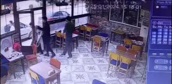 Malatya'da meydana gelen deprem anı güvenlik kamerasında