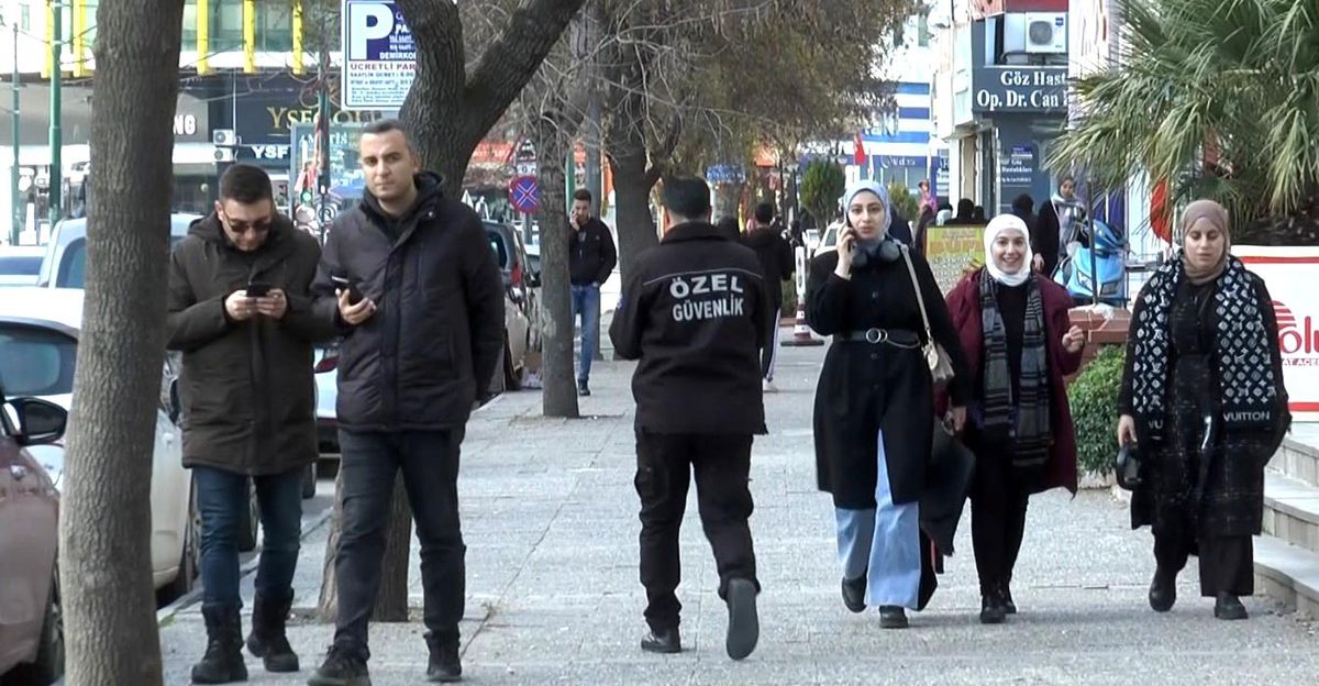 Malatya\'da yaşanan deprem sonrası Gaziantepli vatandaşların panik dolu anları