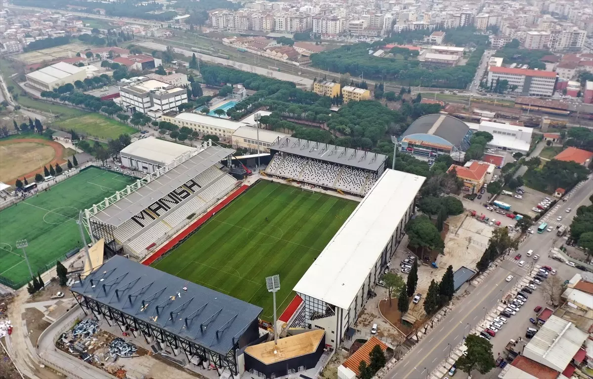 Manisa 19 Mayıs Stadı, 3 yıllık aranın ardından Manisa FK-Erzurumspor FK maçıyla kapılarını açacak