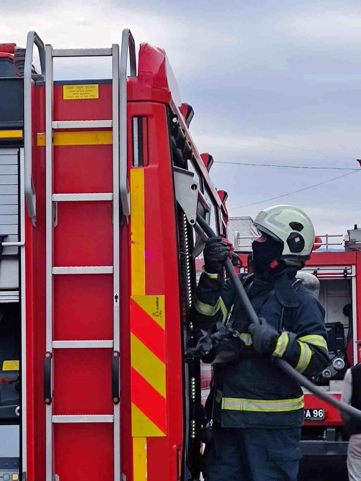 Samsun\'da Sanayi Sitesinde Yangın: Hasar Oluştu, Ölen ya da Yaralanan Yok
