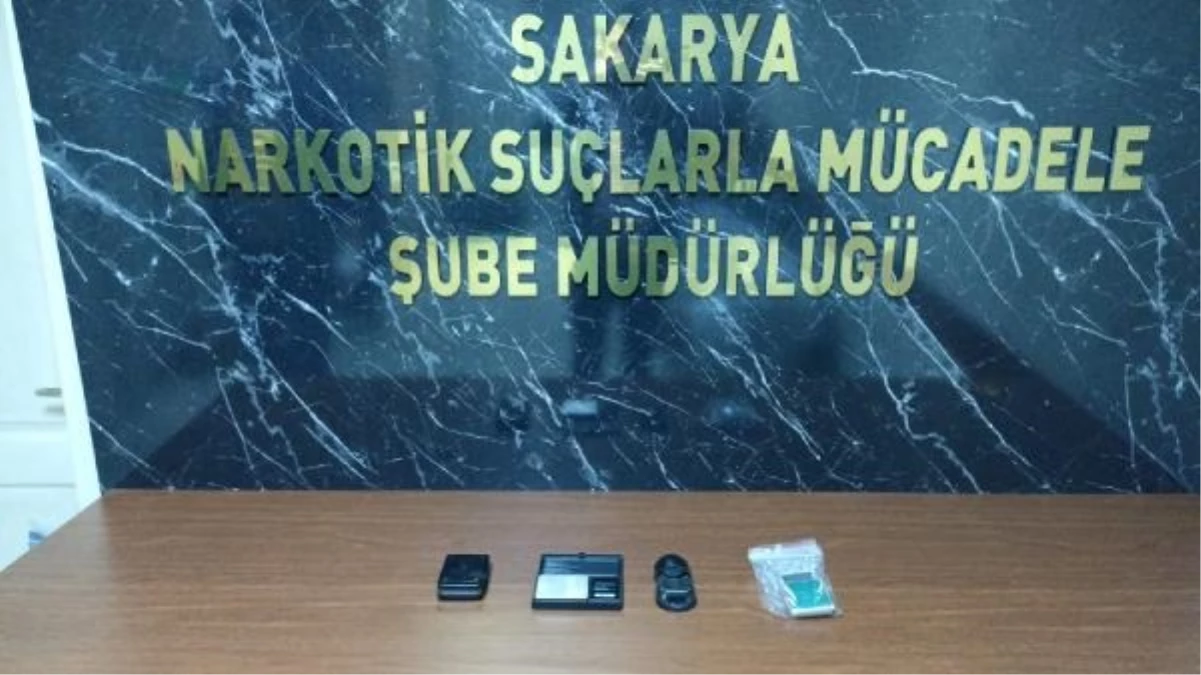 Sakarya\'da Uyuşturucu Ticareti Yapan 4 Gruba Operasyon: 13 Gözaltı