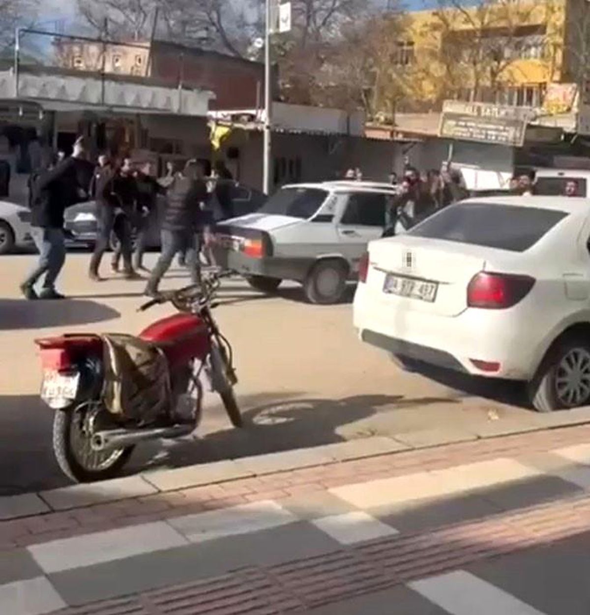 Şanlıurfa\'da Polis Havaya Ateş Açarak Kavgayı Ayırdı