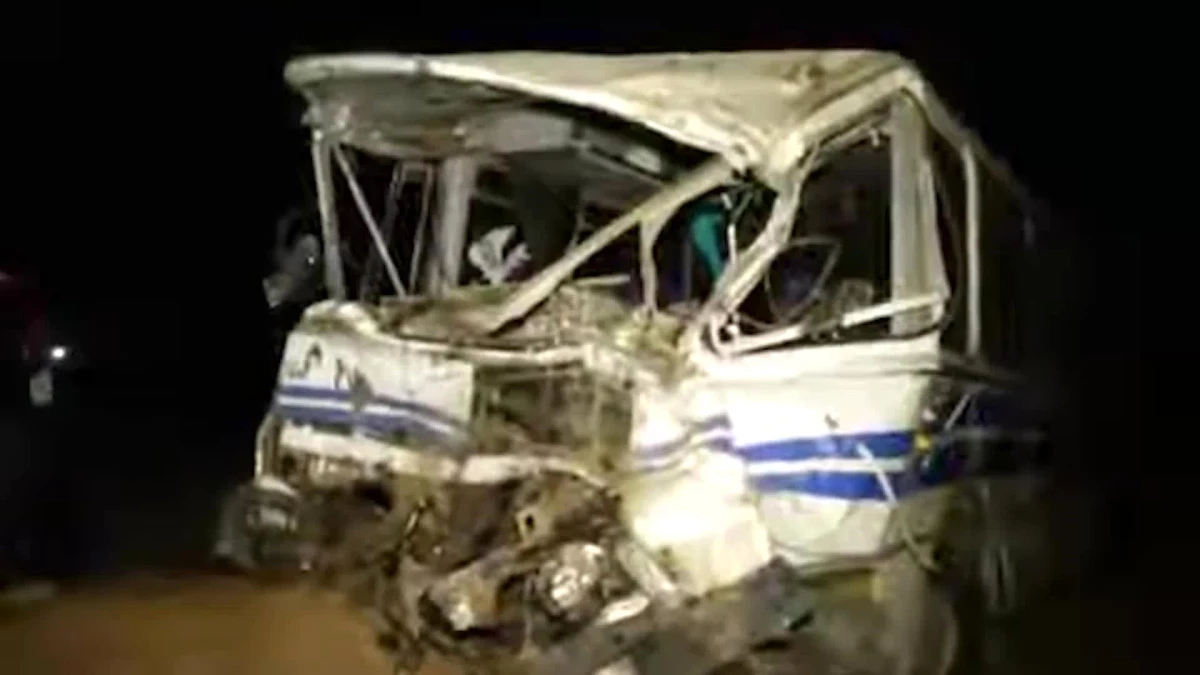 Senegal\'de Otobüs ve Dolmuşun Çarpıştığı Kazada Ölü Sayısı Arttı