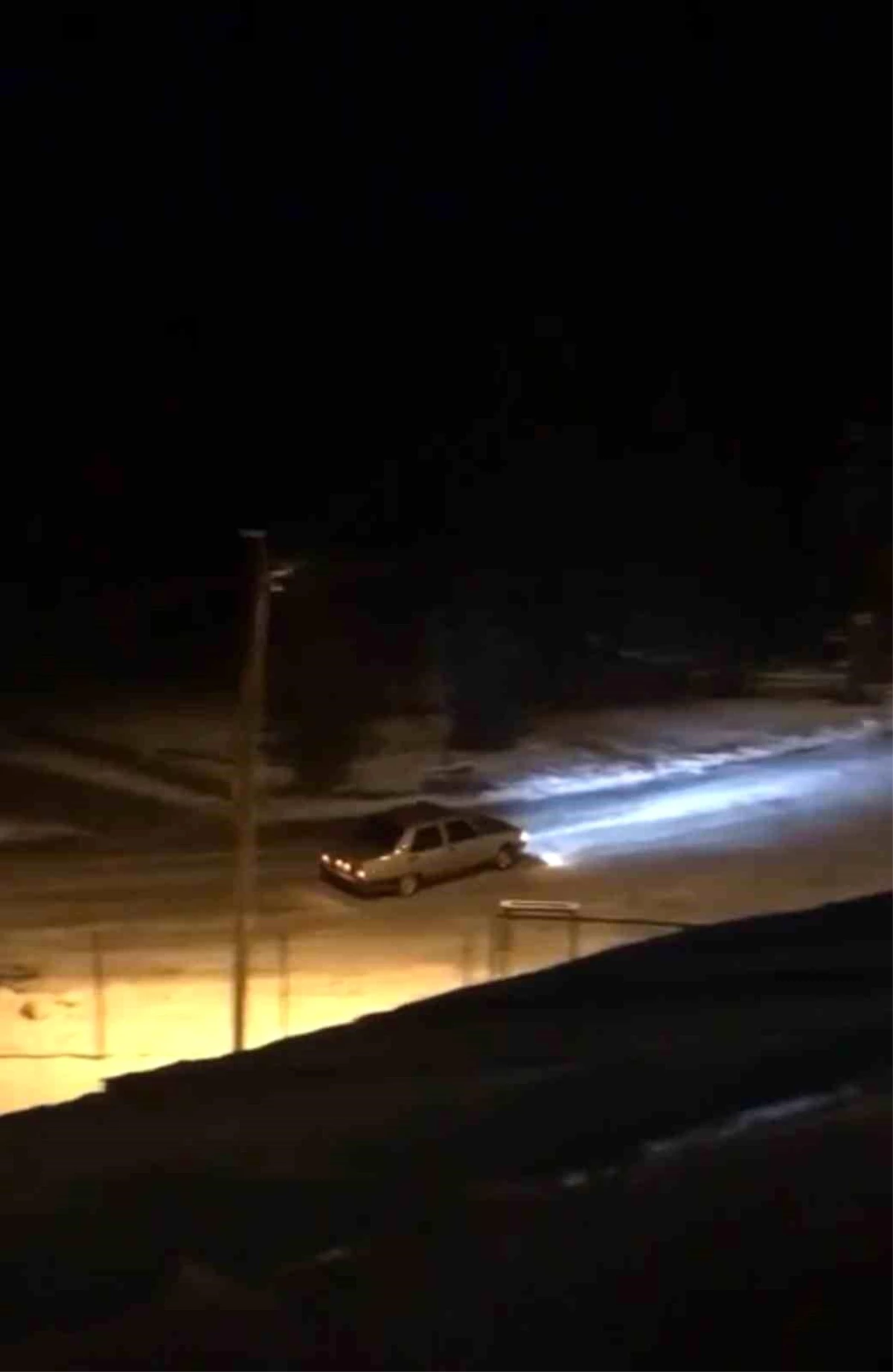 Uludağ\'da Tofaş Şahin Model otomobil sürücüsü drift atarken görüntülendi