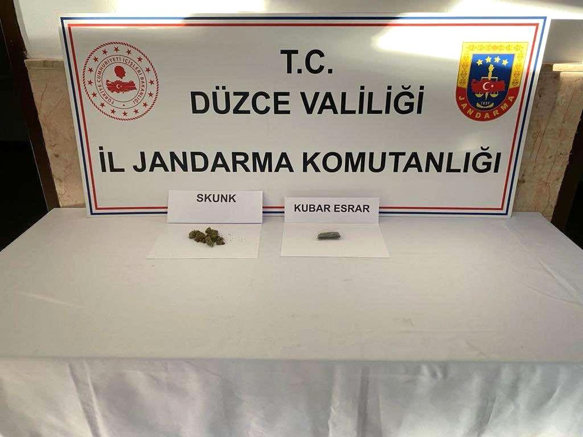Düzce\'de Uyuşturucu Operasyonu: 10 Kişi Hakkında İşlem Yapıldı